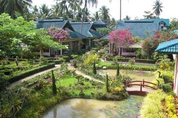 هتل Ekman Garden Resort