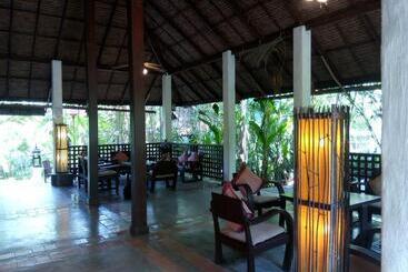 هتل Fern Resort Mae Hong Son