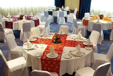 هتل Golden Tulip Sharjah