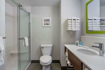 هتل Hampton Inn & Suites By Hilton Edmonton/west
