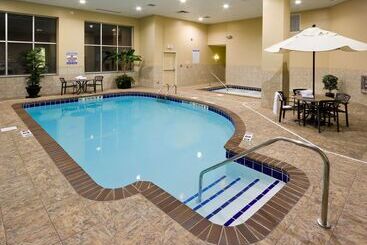هتل Hilton Garden Inn Mankato Downtown