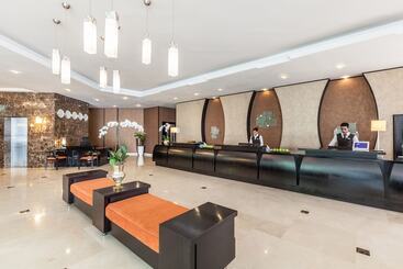 هتل Holiday Inn Dubai Al Barsha, An Ihg