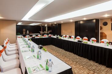 هتل Holiday Inn Dubai Al Barsha, An Ihg