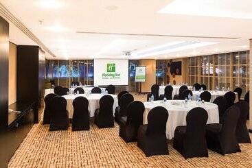هتل Holiday Inn Dubai Al Barsha, An Ihg
