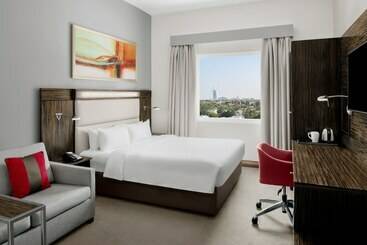 هتل Holiday Inn Express Dubai Internet City, An Ihg