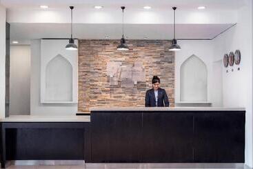 هتل Holiday Inn Express Dubai, Jumeirah, An Ihg