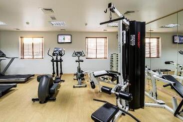 هتل Holiday Inn Express Dubai, Jumeirah, An Ihg