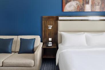 هتل Holiday Inn Express Dubai Safa Park, An Ihg