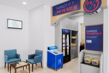 هتل Holiday Inn Express Dubai Safa Park, An Ihg