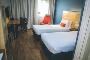 هتل Holiday Inn Express Milan Malpensa Airport, An Ihg