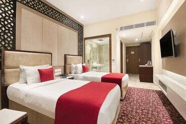 هتل Hrj Sarovar Portico Indore