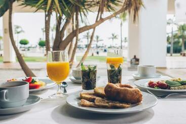 هتل Iberostar Waves Saidia