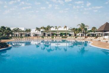 هتل Iberostar Waves Saidia