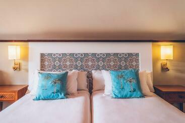 هتل Iberostar Waves Saidia