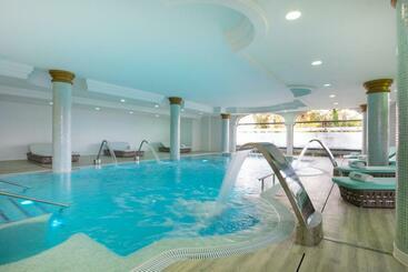 هتل Iberostar Waves Saidia