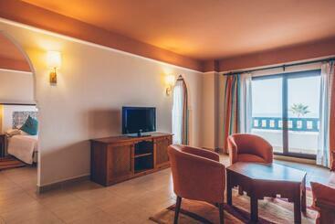 هتل Iberostar Waves Saidia