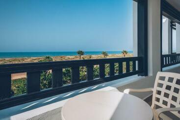 هتل Iberostar Waves Saidia
