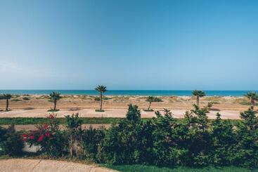هتل Iberostar Waves Saidia