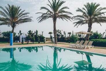 هتل Iberostar Waves Saidia