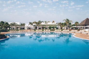هتل Iberostar Waves Saidia