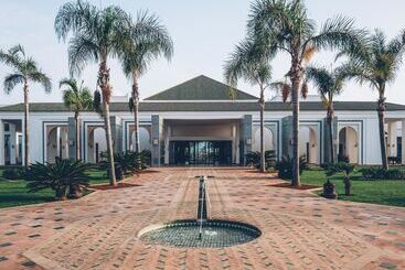 هتل Iberostar Waves Saidia