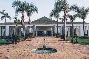 هتل Iberostar Waves Saidia
