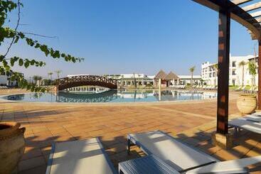 هتل Iberostar Waves Saidia