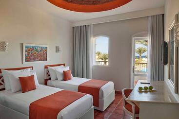 هتل Jaz Neo Reef Marsa