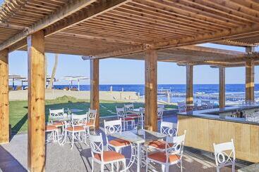 هتل Jaz Neo Reef Marsa