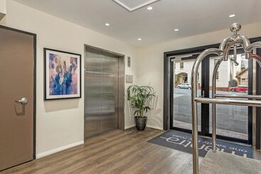 هتل Mantra One Sandy Bay Road