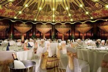 هتل Mercure Convention Center Ancol
