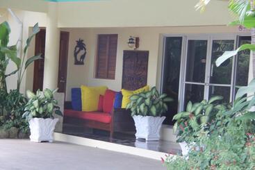هتل Negril Palms