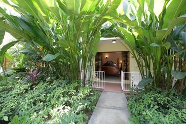 هتل Negril Palms