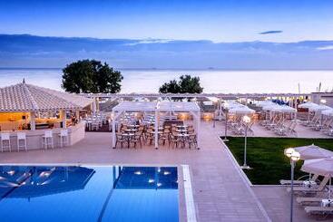 هتل Neptuno Beach