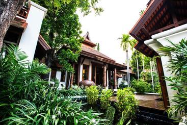 בית מלון כפרי Oasis Baan Saen Doi Spa Resort