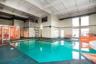 هتل Quality Inn Rutland