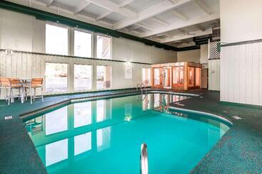 هتل Quality Inn Rutland