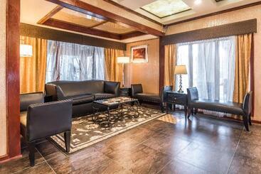 هتل Quality Inn Rutland