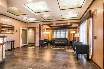 هتل Quality Inn Rutland