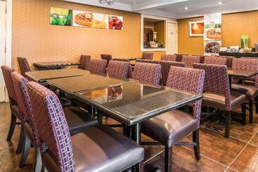 هتل Quality Inn Rutland