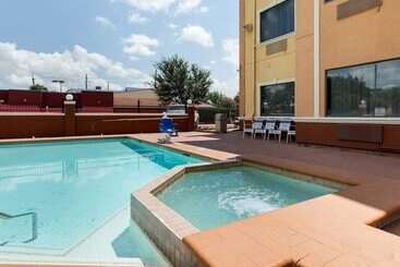 هتل Quality Suites Houston Nw Cyfair