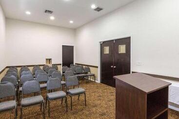 هتل Quality Suites Houston Nw Cyfair