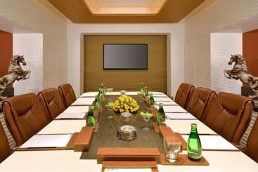 هتل Radisson Mumbai Goregaon