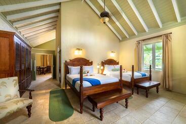 هتل Rosalie Bay Eco Resort & Spa