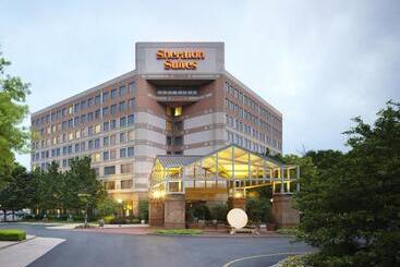 هتل Sheraton Suites Philadelphia Airport