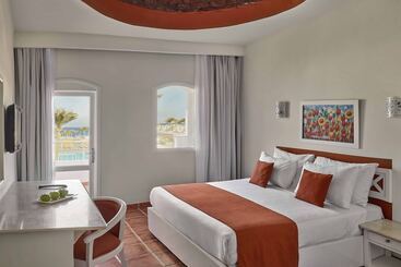 هتل Jaz Neo Reef Marsa