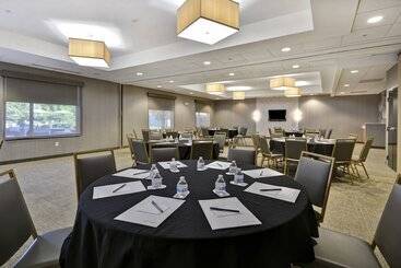 هتل Springhill Suites By Marriott Indianapolis Airport/plainfield