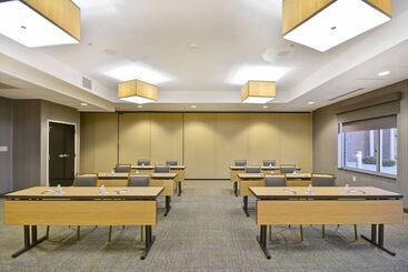 هتل Springhill Suites By Marriott Indianapolis Airport/plainfield