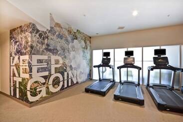 هتل Springhill Suites By Marriott Indianapolis Airport/plainfield