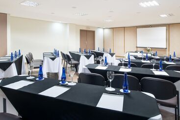 Summit Hotel Monaco